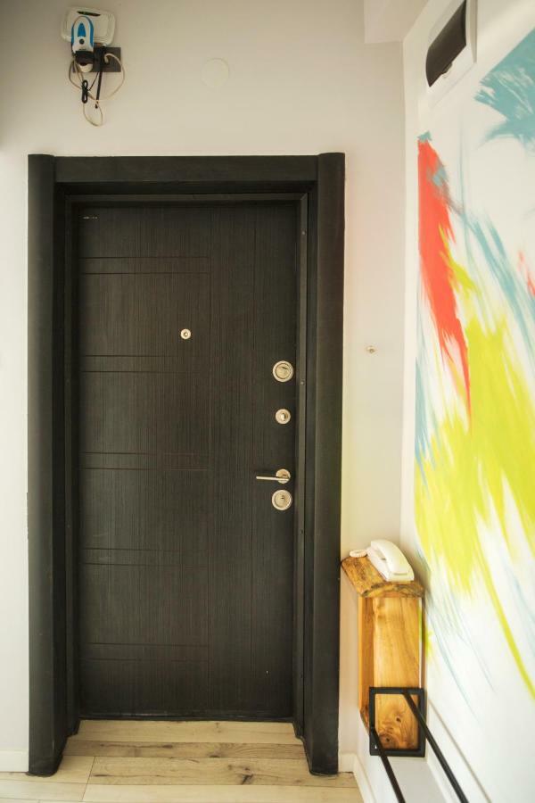 Sunny Studio On Ulica Lyuben Karavelov София Екстериор снимка